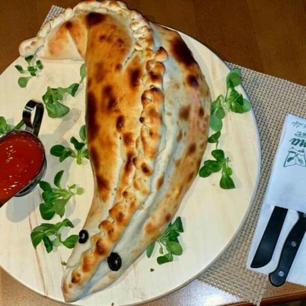 Pizza Calzone Prosciutto/Calzone Prosciutto Pizza
