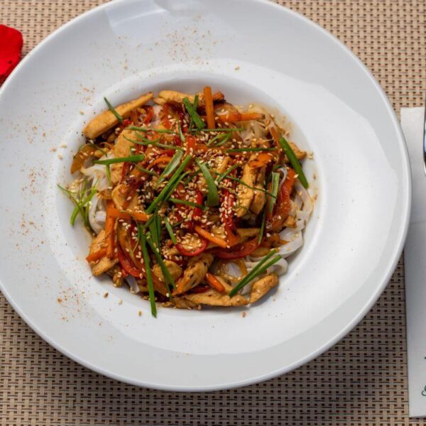 Meniul zilei-Supă cremă de roșii/ Penne Milaneze cu pui si bacon