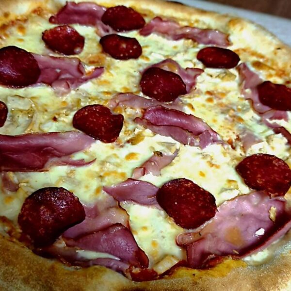 Pizza Quattro Carni/ All Meats Pizza