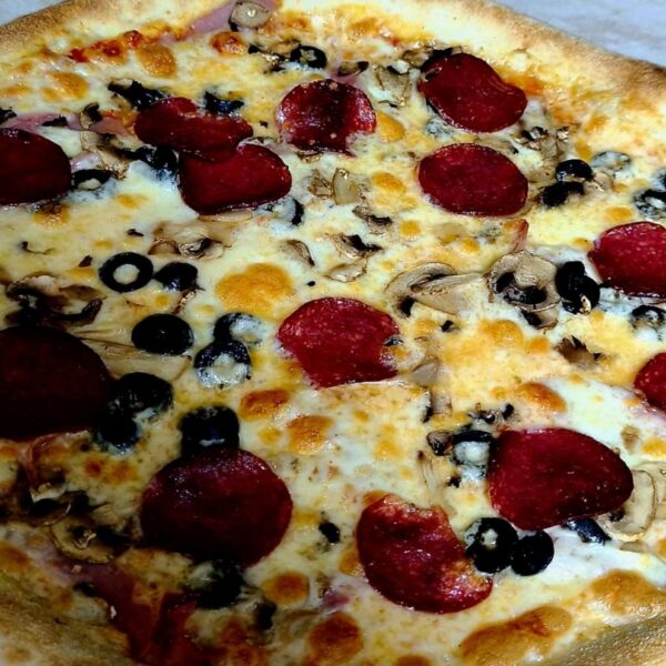 Pizza Quattro Stagioni/ Quattro Stagioni Pizza