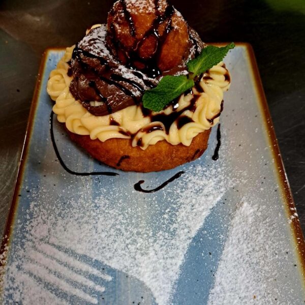 Papanasi cu Nuttella 2 buc/Papanasi with Nuttella 2 pcs