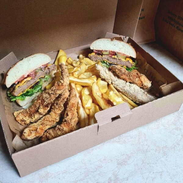 Combo Burger Classic si Crispy strips/Combo Classic Burger and Crispy Strips